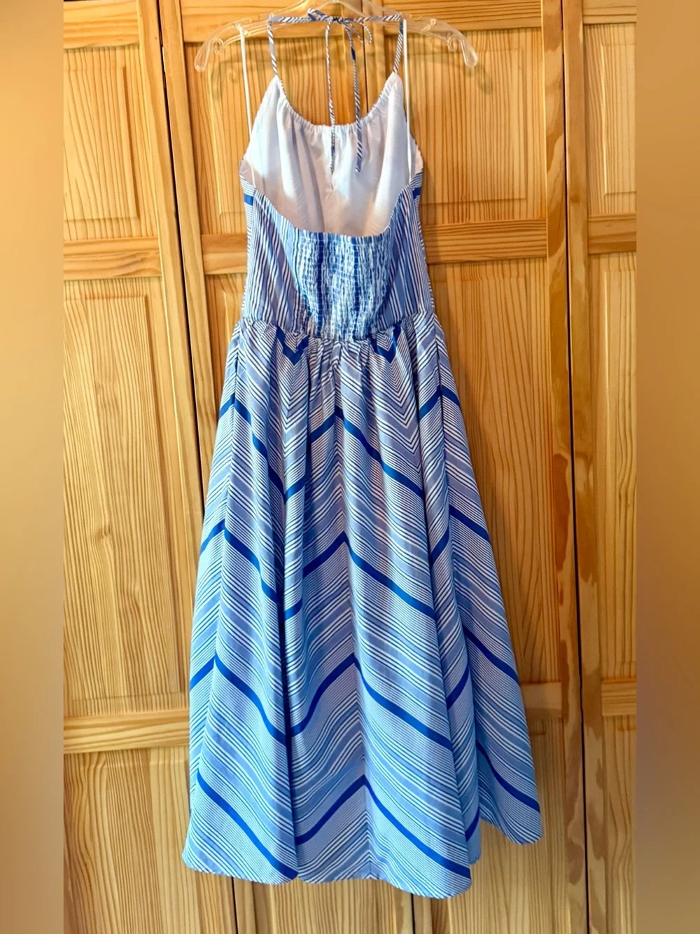 Evereve Karly Halter Midi Sundress - Picture 2 of 4